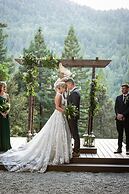 Redwoods River Resort