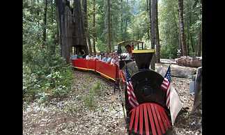 Redwoods River Resort