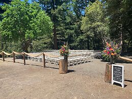 Redwoods River Resort