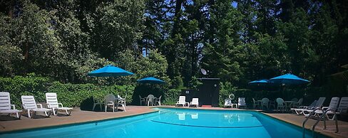 Redwoods River Resort