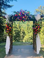 Redwoods River Resort