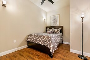 2BD Spacious condo Steps from ST Charles