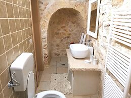 Trullo Madia with Shared Hot Tub in Nature