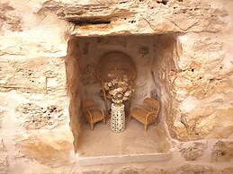 Trullo Madia with Shared Hot Tub in Nature