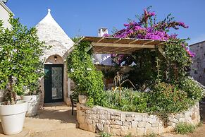 Trullo Madia with Shared Hot Tub in Nature