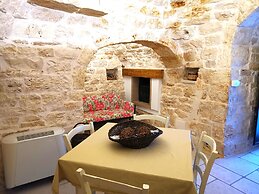 Trullo Madia with Shared Hot Tub in Nature