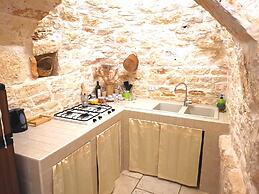 Trullo Madia with Shared Hot Tub in Nature