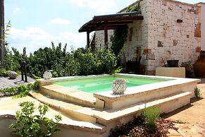 Trullo Madia with Shared Hot Tub in Nature