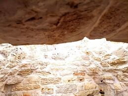 Trullo Madia with Shared Hot Tub in Nature