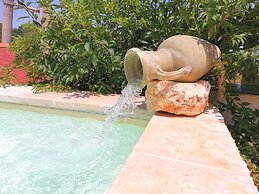 Trullo Madia with Shared Hot Tub in Nature