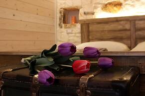 Trullo Madia with Shared Hot Tub in Nature