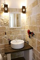 Trullo Madia with Shared Hot Tub in Nature