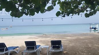 Secret Cabins at Firefly Beach