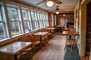 Brook Road Inn