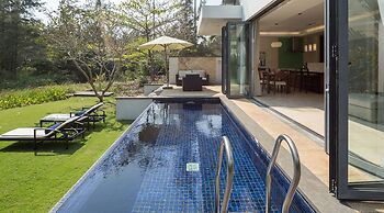 Johnny's Apartment & Ocean Villa