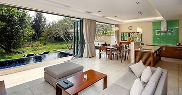 Johnny's Apartment & Ocean Villa