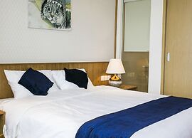 Johnny's Apartment & Ocean Villa