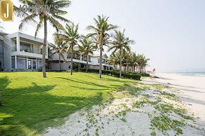 Johnny's Apartment & Ocean Villa