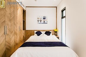 Johnny's Apartment & Ocean Villa