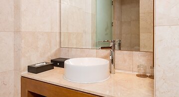 Johnny's Apartment & Ocean Villa