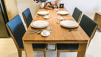 Johnny's Apartment & Ocean Villa