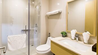 Johnny's Apartment & Ocean Villa