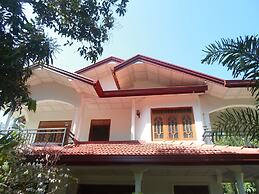 Amada Lake View Homestay