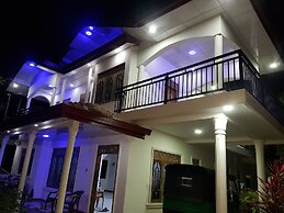 Amada Lake View Homestay