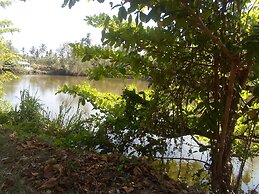 Amada Lake View Homestay