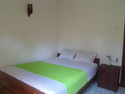 Amada Lake View Homestay