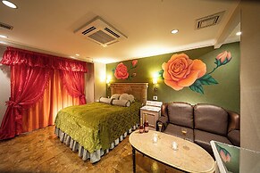 Rose Lips Shinsaibashi - Adults Only