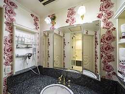 Rose Lips Shinsaibashi - Adults Only