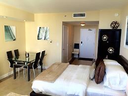 Ocean Million Dollar View Studio + Balcony #3