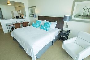 Ocean, Marina & City View Studio + Balcony #2