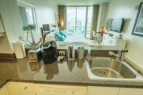 Ocean, Marina & City View Studio + Balcony #2