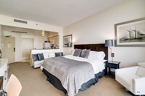 Ocean, Marina & City View Studio + Balcony #2