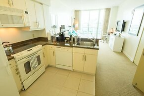 Ocean, Marina & City View Studio + Balcony #2