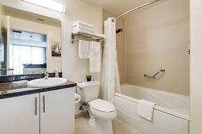 Ocean, Marina & City View Studio + Balcony #2