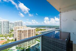Ocean, Marina & City View Studio + Balcony #2