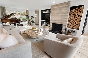 Villa Red Hut