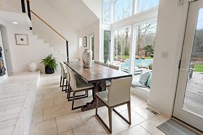 Villa Red Hut