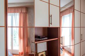 Lo Specchio del Lago