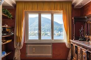 Lo Specchio del Lago