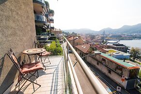 Lo Specchio del Lago