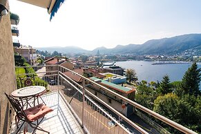 Lo Specchio del Lago