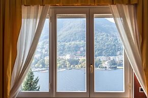 Lo Specchio del Lago