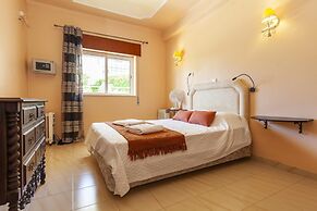 A10 Windmill 1 Bed with Pool by Dreamalgarve
