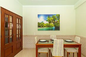 A10 Windmill 1 Bed with Pool by Dreamalgarve