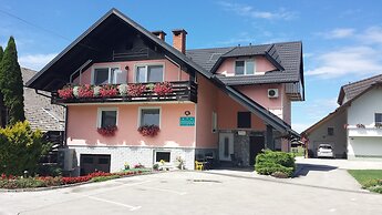 Rooms & Apartments Jana