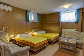 Rooms & Apartments Jana